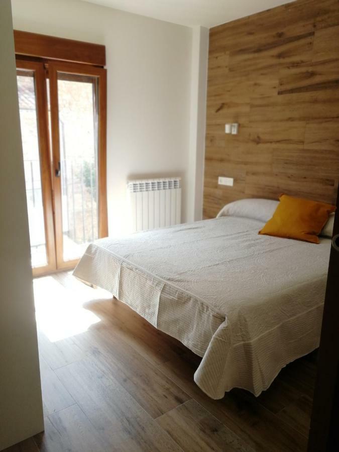 Apartamentos La Reunion 카마레나 데 라 시에라 외부 사진